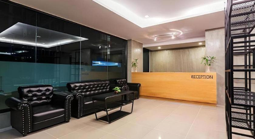 B2 South Premier Hotel